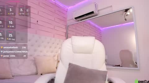 Snapshot of yaky_ chatting on February 7, 2025, 8:42 pm Yakeline online show from February 7, 2025, 8:42 pm