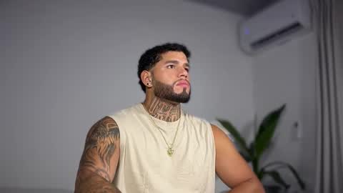 Snapshot of yamp_bigcock chatting on November 8, 2025, 12:11 am yamp sambrano online show from November 8, 2025, 12:11 am