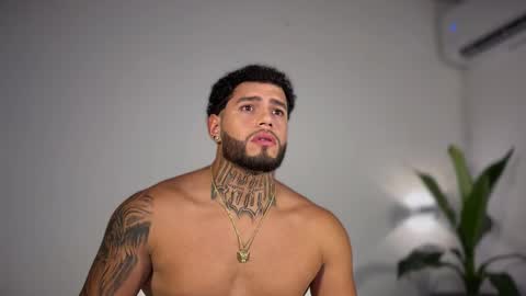 Snapshot of yamp_bigcock chatting on November 20, 2025, 12:55 am yamp sambrano online show from November 20, 2025, 12:55 am