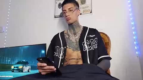 Snapshot of yanfranko420 chatting on February 25, 2026, 2:10 am Yan online show from February 25, 2026, 2:10 am