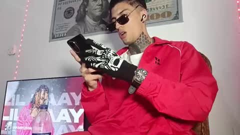 Yan online show from April 23, 2026, 5:19 am