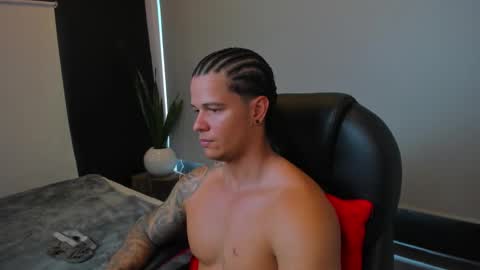 Snapshot of yanka_max1 chatting on November 23, 2025, 3:34 pm new here online show from November 23, 2025, 3:34 pm