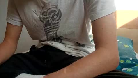 yanp541 online show from November 21, 2025, 12:37 pm