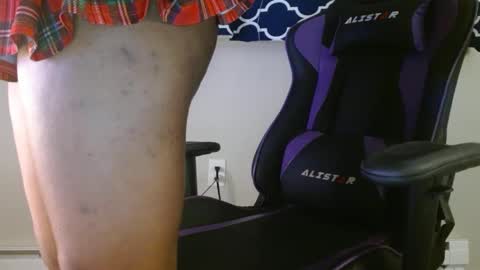 Snapshot of yarabrynnn chatting on December 16, 2024, 12:06 pm YARA online show from December 16, 2024, 12:06 pm