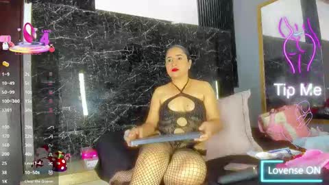 yaya____ online show from January 8, 2026, 4:37 am