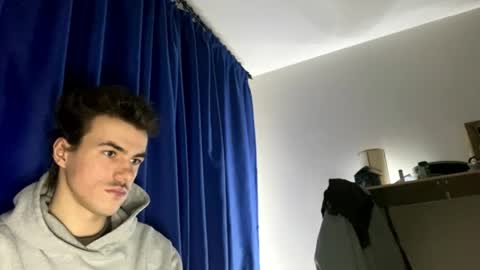 Snapshot of yayay333 chatting on April 1, 2026, 9:12 pm yayay333 online show from April 1, 2026, 9:12 pm