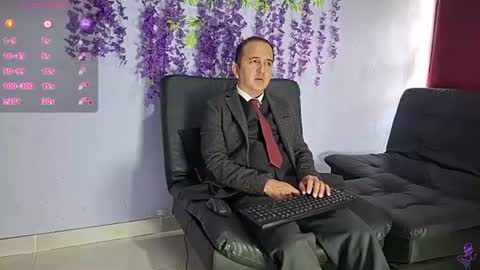 Snapshot of yazfore chatting on June 18, 2026, 2:10 pm Hazzan online show from June 18, 2026, 2:10 pm