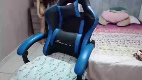 yeibles_hana2 online show from October 17, 2025, 12:47 am