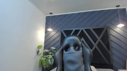 YEIKO ROMERO online show from February 27, 2025, 5:36 pm