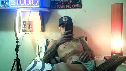 yeisoncastellanos1999 online show from May 5, 2026, 1:24 am
