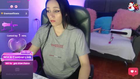 Snapshot of yeliana_sexy chatting on December 21, 2024, 3:58 am Valery  online show from December 21, 2024, 3:58 am