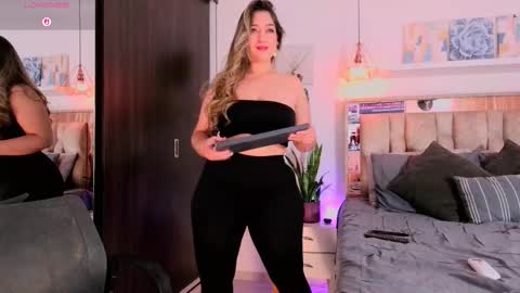 yellow_lily online show from March 15, 2026, 4:46 pm