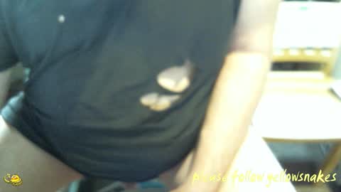 Snapshot of yellowsnakes chatting on February 8, 2026, 9:40 pm . y e l l o w s n a k e s . online show from February 8, 2026, 9:40 pm