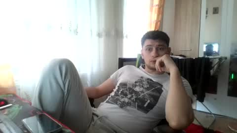 Snapshot of yellowsubmarinex2 chatting on May 13, 2026, 10:45 am yellowsubmarinex2 online show from May 13, 2026, 10:45 am