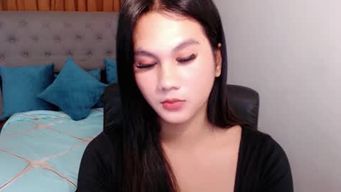 Yen online show from October 23, 2025, 9:13 pm