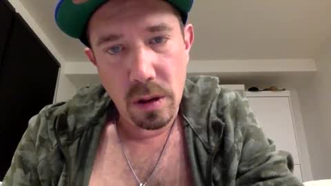 Snapshot of yesplesae chatting on December 25, 2024, 8:18 am yesplesae online show from December 25, 2024, 8:18 am