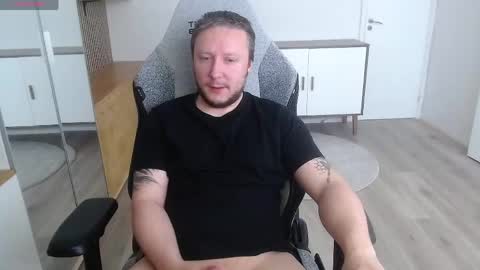 Snapshot of yhdxhy chatting on May 10, 2026, 8:30 am James online show from May 10, 2026, 8:30 am