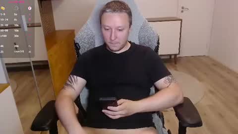 Snapshot of yhdxhy chatting on July 19, 2026, 8:12 pm James online show from July 19, 2026, 8:12 pm