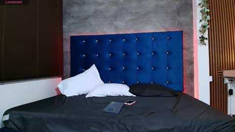  YIN  YANG  online show from September 26, 2025, 2:04 am