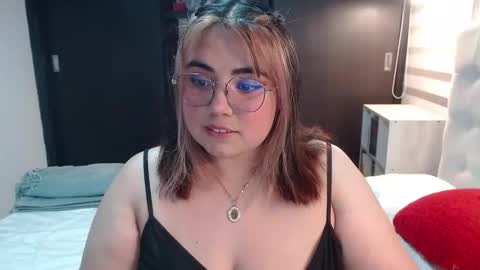 Snapshot of yini_angel07 chatting on April 16, 2026, 2:23 am hii i am yini online show from April 16, 2026, 2:23 am