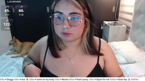Snapshot of yini_angel07 chatting on June 25, 2026, 3:06 am hii i am yini online show from June 25, 2026, 3:06 am