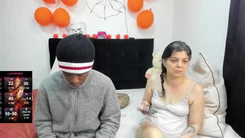 yinyyanghot online show from October 31, 2025, 10:38 am