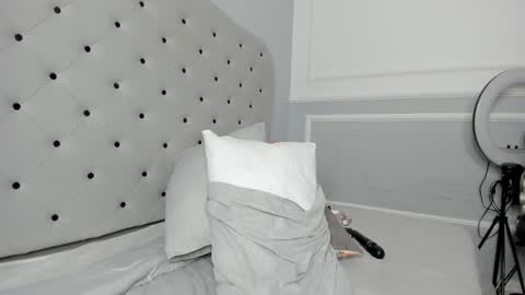 roxie reyes  online show from January 25, 2025, 9:57 am