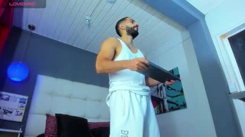 Yiyo online show from March 20, 2026, 8:57 pm