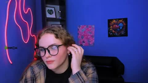 Ylia online show from April 3, 2026, 11:19 am