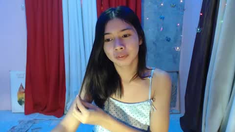 Snapshot of ymee_shane18 chatting on December 12, 2024, 10:13 am ymee_shane18 online show from December 12, 2024, 10:13 am