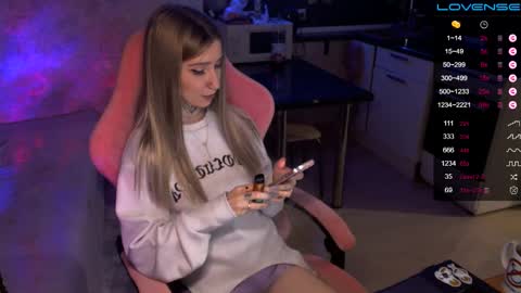     online show from December 7, 2024, 9:33 pm