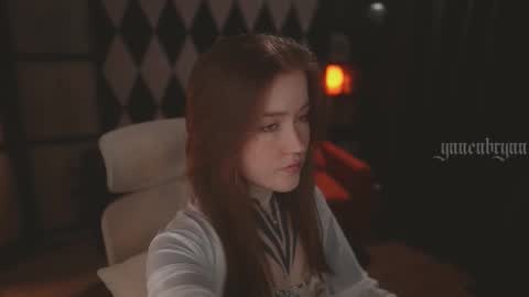 ynnenbrynn online show from September 9, 2025, 8:14 am