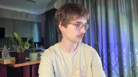 Snapshot of yoga_pizza_420 chatting on May 19, 2026, 3:35 am Max online show from May 19, 2026, 3:35 am