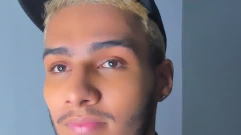 Snapshot of yoi_olimpo chatting on December 18, 2024, 12:51 pm Yoi Olimpo online show from December 18, 2024, 12:51 pm