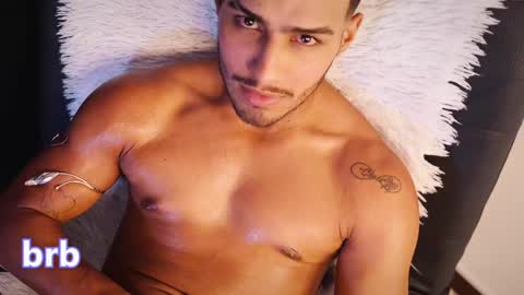 Snapshot of yoi_olimpo chatting on January 8, 2025, 3:17 pm Yoi Olimpo online show from January 8, 2025, 3:17 pm