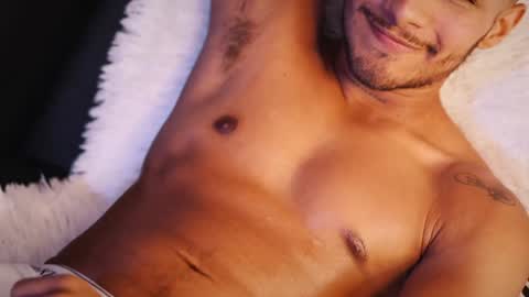 Snapshot of yoi_olimpo chatting on January 21, 2025, 3:21 pm Yoi Olimpo online show from January 21, 2025, 3:21 pm