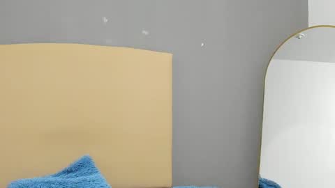 Snapshot of yoi_olimpo chatting on February 6, 2025, 12:05 pm Yoi Olimpo online show from February 6, 2025, 12:05 pm