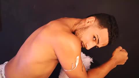 Snapshot of yoi_olimpo chatting on February 24, 2025, 3:20 pm Yoi Olimpo online show from February 24, 2025, 3:20 pm