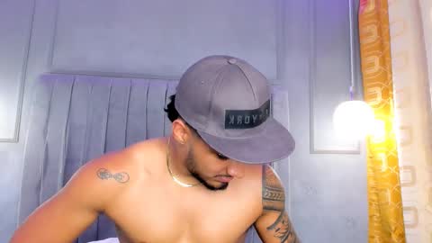 Snapshot of yoi_olimpo chatting on February 24, 2025, 6:26 pm Yoi Olimpo online show from February 24, 2025, 6:26 pm