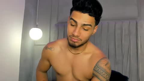 Snapshot of yoi_olimpo chatting on February 25, 2025, 12:03 pm Yoi Olimpo online show from February 25, 2025, 12:03 pm