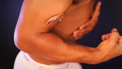 Snapshot of yoi_olimpo chatting on February 28, 2025, 3:15 pm Yoi Olimpo online show from February 28, 2025, 3:15 pm