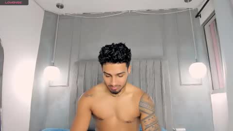 Snapshot of yoi_olimpo chatting on March 11, 2025, 1:23 pm Yoi Olimpo online show from March 11, 2025, 1:23 pm