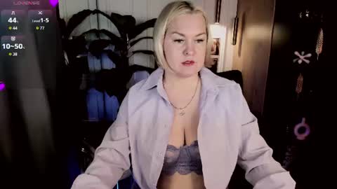Snapshot of yolanda_kiss chatting on June 21, 2026, 8:11 pm Yolanda online show from June 21, 2026, 8:11 pm