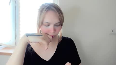 yomoyoo online show from February 14, 2025, 9:24 am