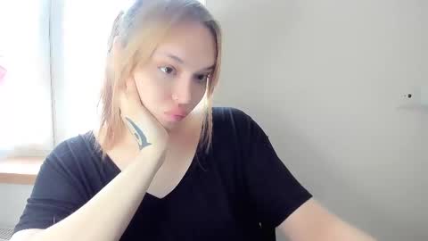 yomoyoo online show from February 20, 2025, 1:19 pm