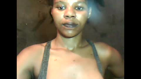 Snapshot of yoncexx25 chatting on January 1, 2025, 4:29 pm amazingkellyxx online show from January 1, 2025, 4:29 pm