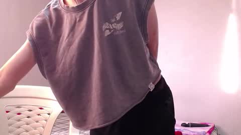 Snapshot of yoonbum_ chatting on October 2, 2025, 10:06 pm Little Mike Independent model online show from October 2, 2025, 10:06 pm