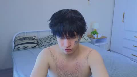 YOSHI PVT IS OPEN online show from November 14, 2025, 4:44 am