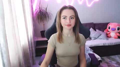 Bella online show from April 10, 2026, 7:35 am