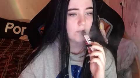 your_8a8y online show from November 18, 2025, 4:28 am